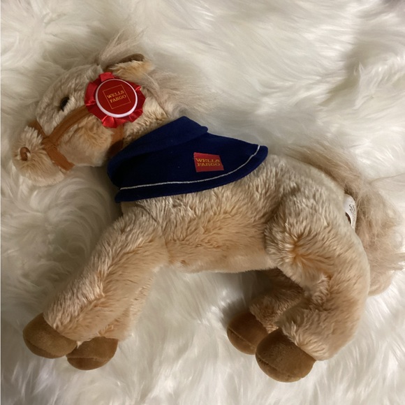 Well’s Fargo collectible horse - Picture 2 of 6